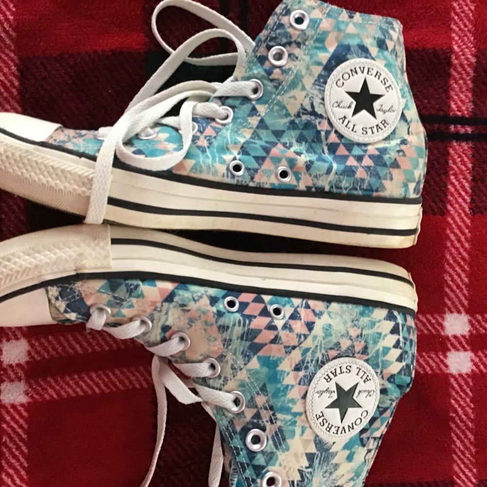 Blue Converse With Design - Picture 3 of 3